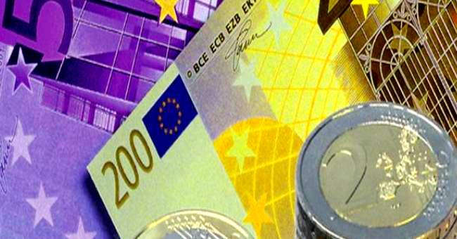 Evro je blago ojacao tokom oprezne trgovine nakon napada americkih i saveznickih snaga na Siriju